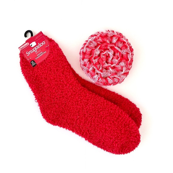 ❣️Valentine's Day Bundle: Tins, Sparkle Socks, Table Runner & Dish Scour Pad - Picture 8 of 14